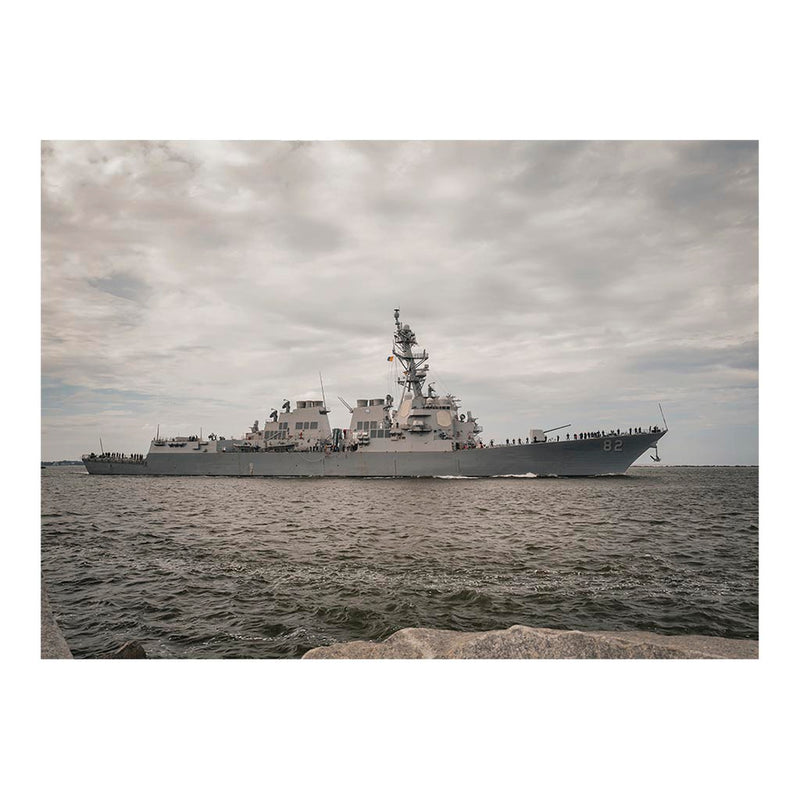 Guided-missile Destroyer USS Lassen (DDG 82) Departs Naval Station Mayport Jigsaw Puzzle