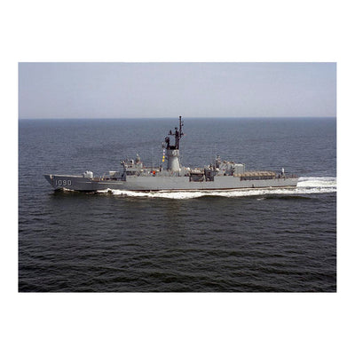 Frigate USS Ainsworth (FF 1090) underway Jigsaw Puzzle