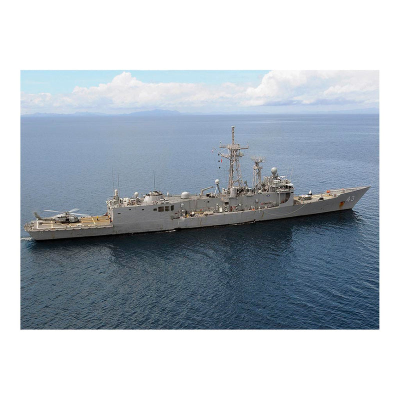 Guided-missile Frigate USS Thach (FFG 43) Steams In The Sulu Sea Jigsaw Puzzle
